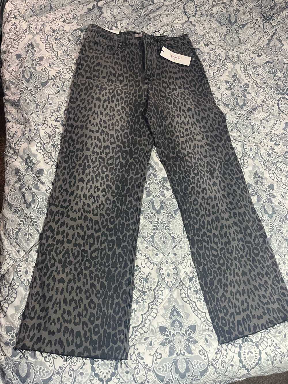 Women's Leopard Print Stretch Pants - Gray